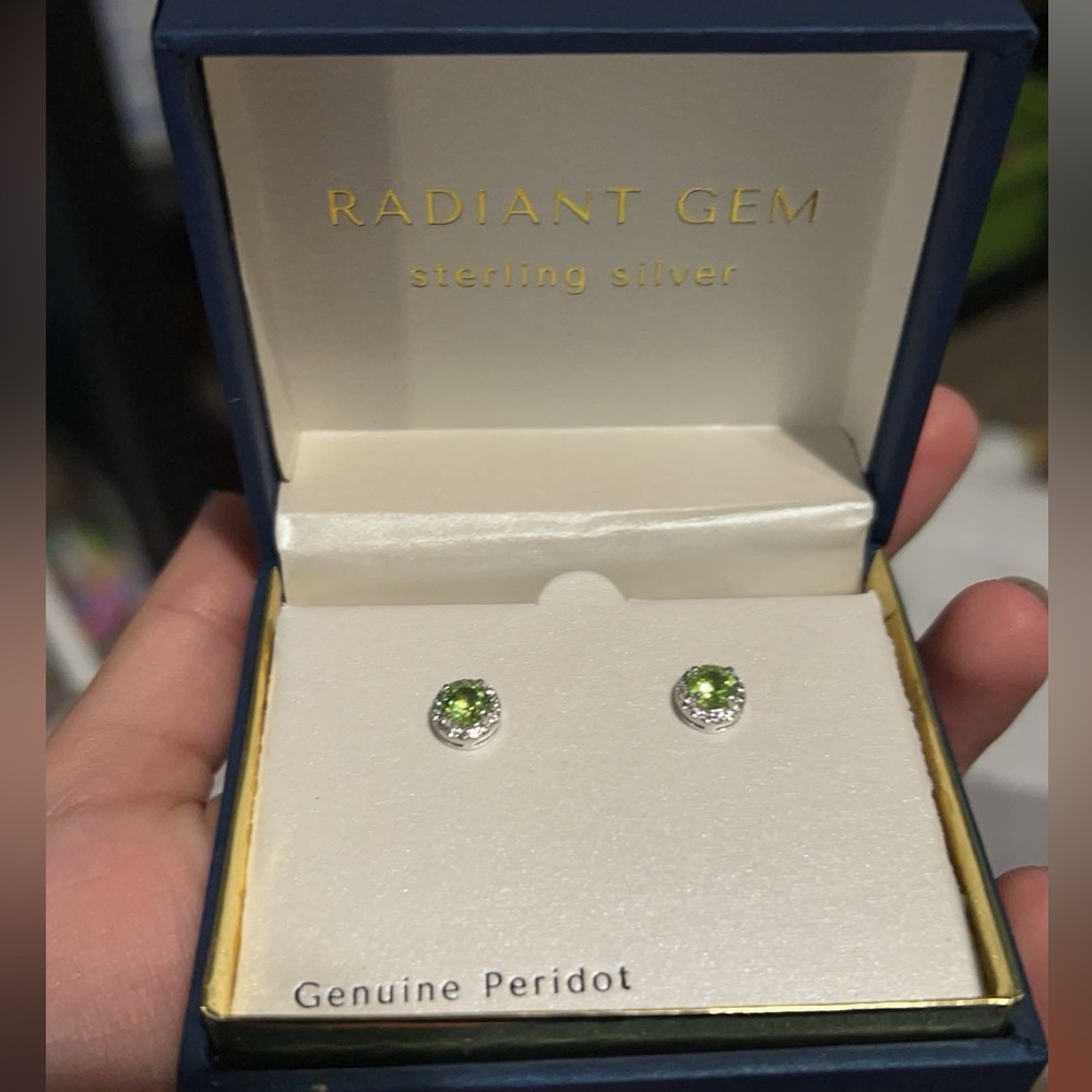 💚Genuine Peridot earrings!💚